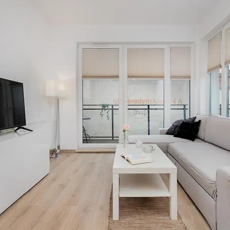 Nowa Grobla Estate Near Starowka By Renters 아파트