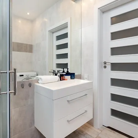 Apartment Nowa Grobla Estate Near Starowka By Renters Gdansk