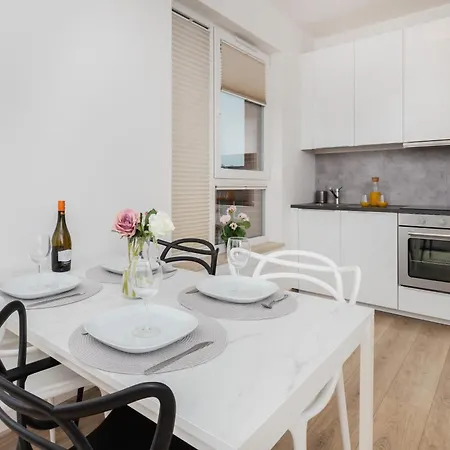 Nowa Grobla Estate Near Starowka By Renters