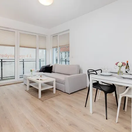 Nowa Grobla Estate Near Starowka By Renters アパート *